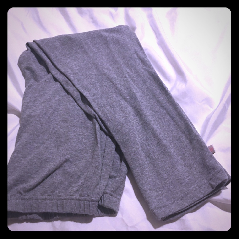 Lilly Wolly Doodle Knit Capri Leggings